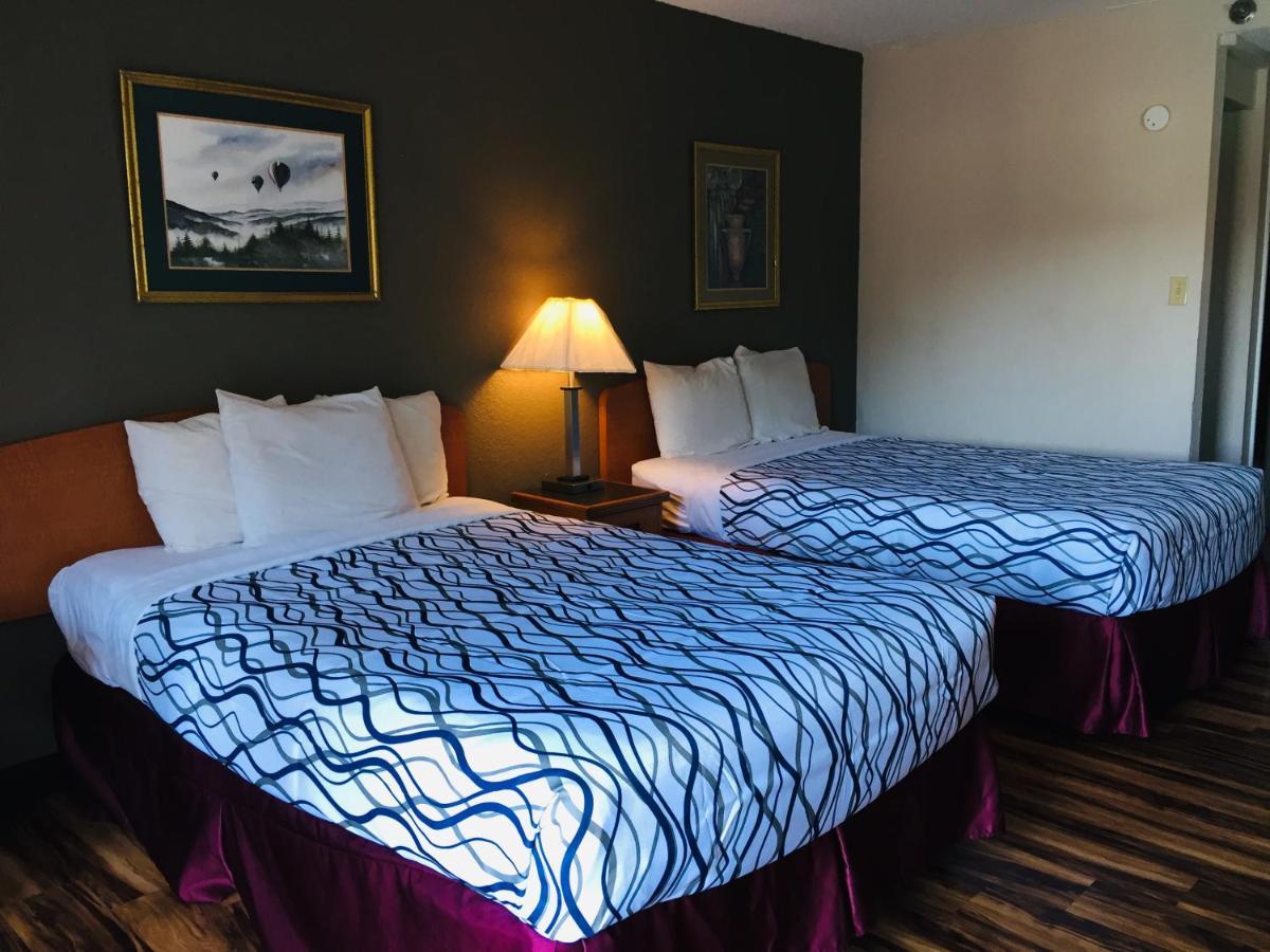 Bear Mount Inn & Suites Pigeon Forge Zewnętrze zdjęcie